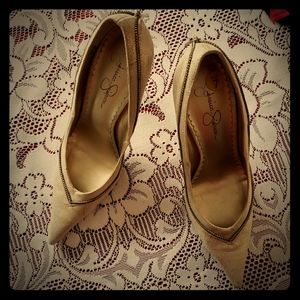 Jessica Simpson sz7B Pointed Toe Gold Pumps